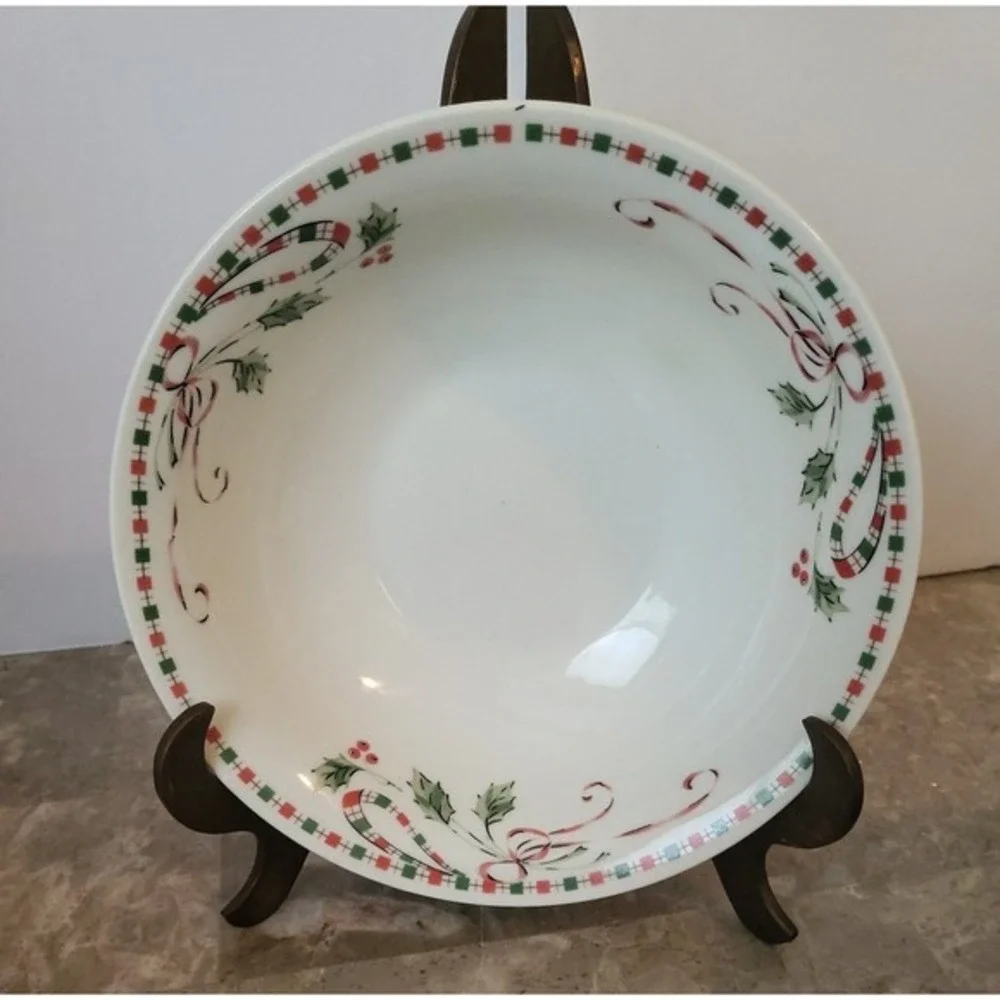 SET OF 4 GIBSON FESTIVE TRADITIONS CHRISTMAS SALAD CEREAL SOUP BOWLS 6‎ 1/4
